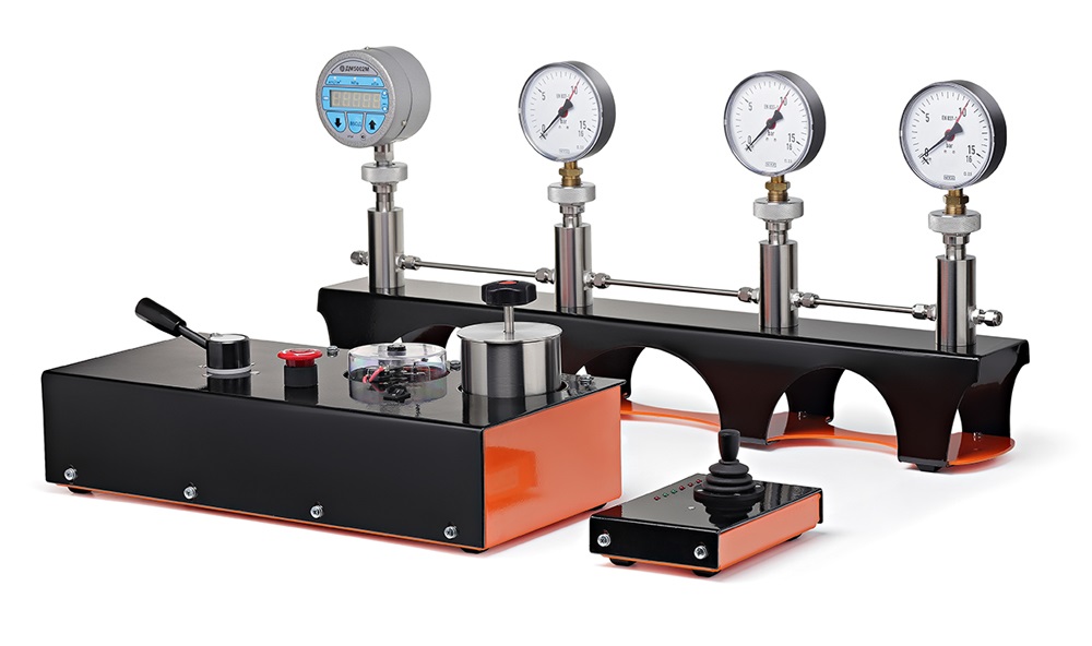 Automated hydraulic calibrating system GSKA