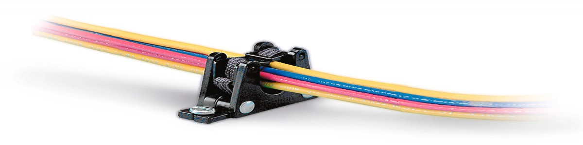 подставка магнитная с эластичным держателем кабельного жгута пмд-31. держатель кабеля для монтажа жгутов. сборка жгутов проводов. держатель жгута магнитный. крепеж проводов и кабелей.